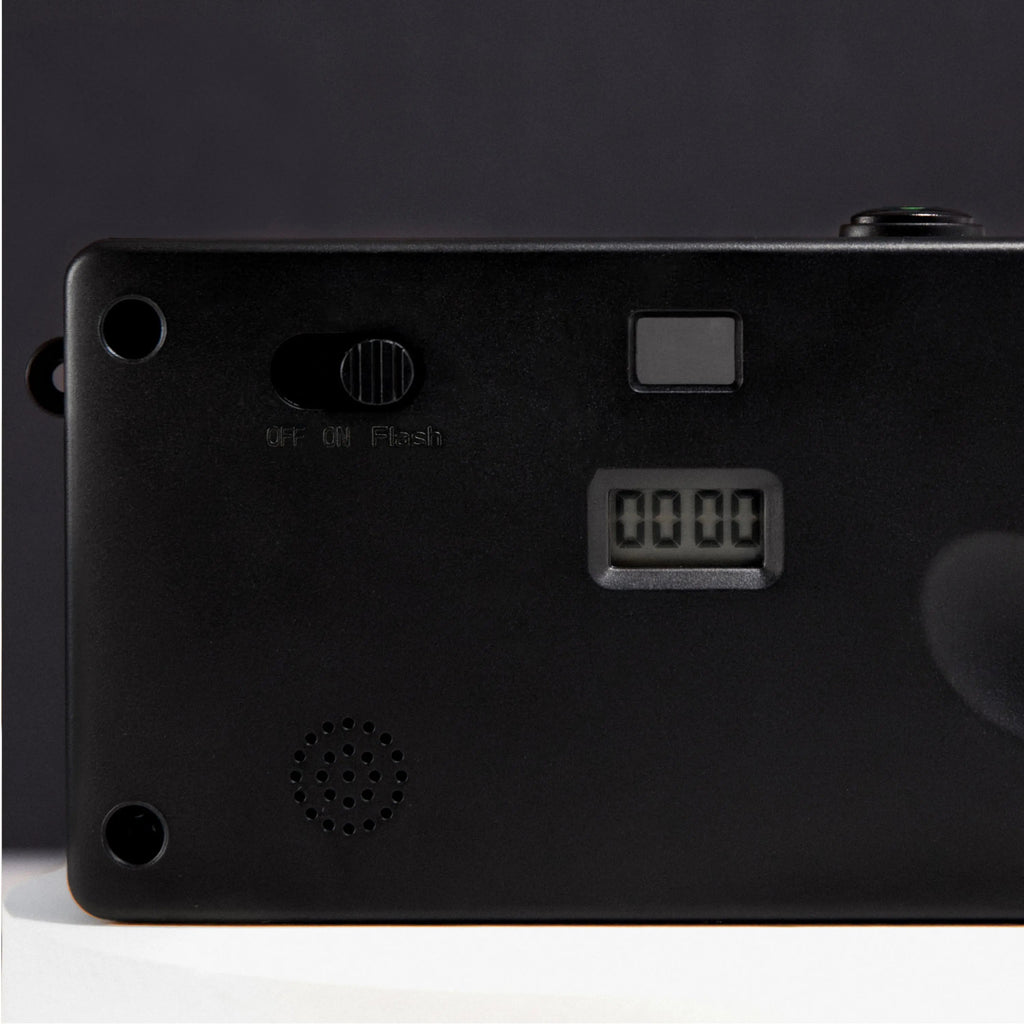 Camp Snap V105 Stealth Black camera rear view and photo counter