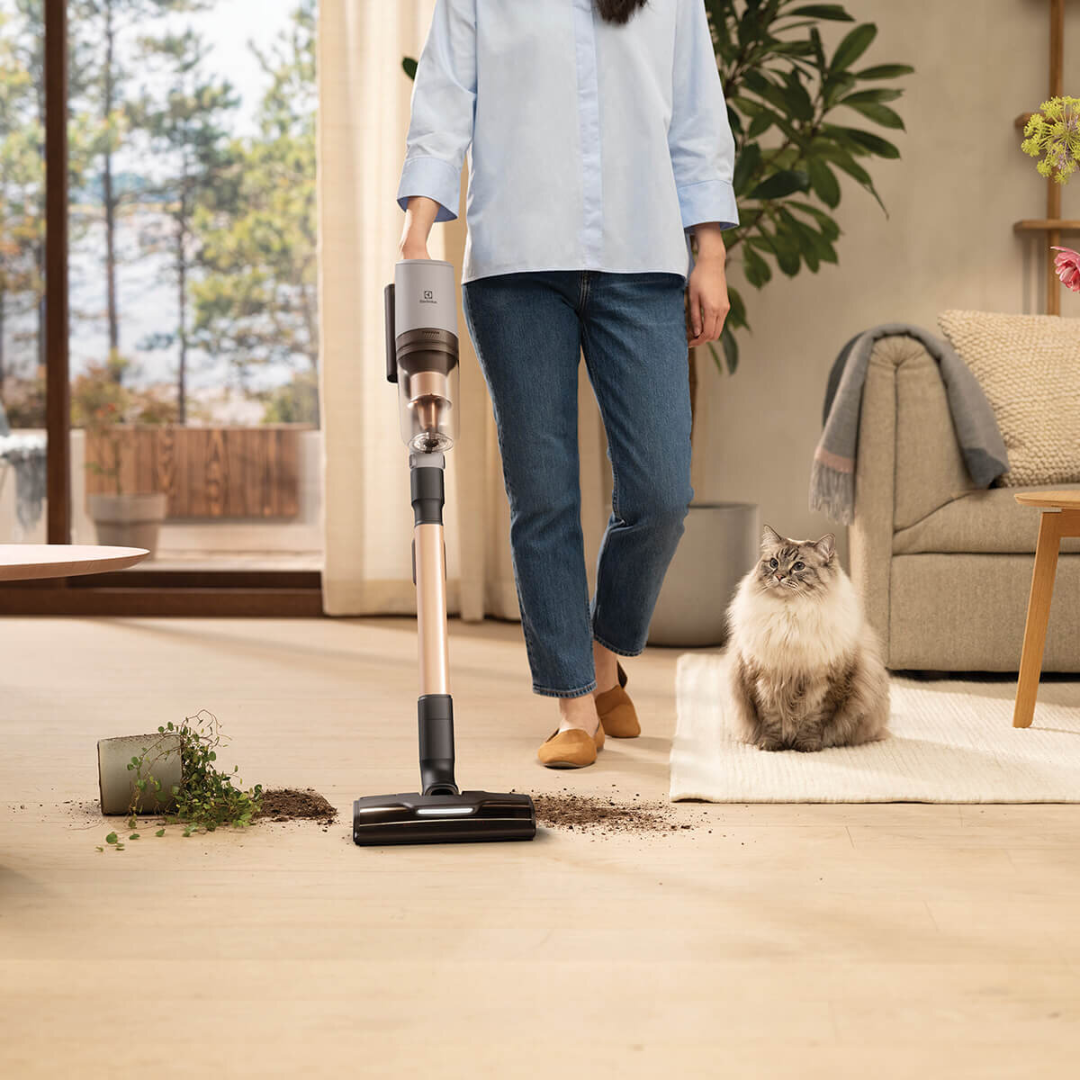 Electrolux Floorcare 800 Series with PetPro+/Pet Nozzle