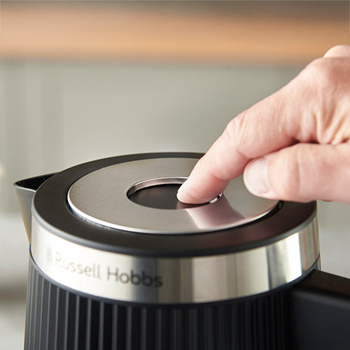 Russell Hobbs RHK2675BLK push-to-open lid