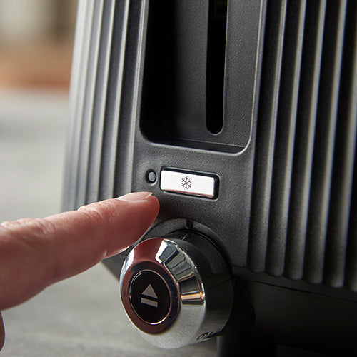 Russell Hobbs RHT2677BLK browning control close-up