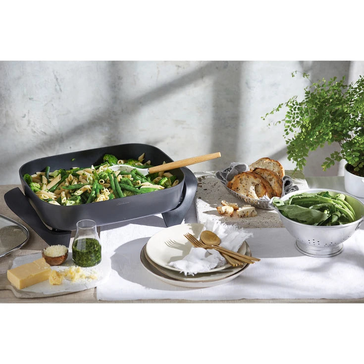 Sunbeam FPM4000DF DiamondForce frypan preparing a meal