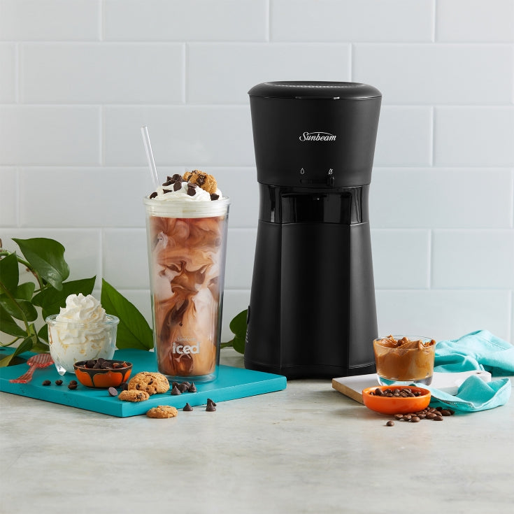 Sunbeam SDP1000BK iced coffee machine serving iced coffee